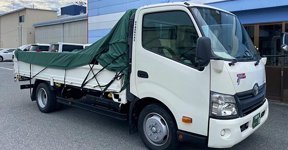 田中運送　2t平ボディー車